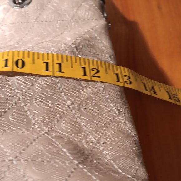 Guess Signature Beige Women Bag With Chain Handles - Picture 7 of 15